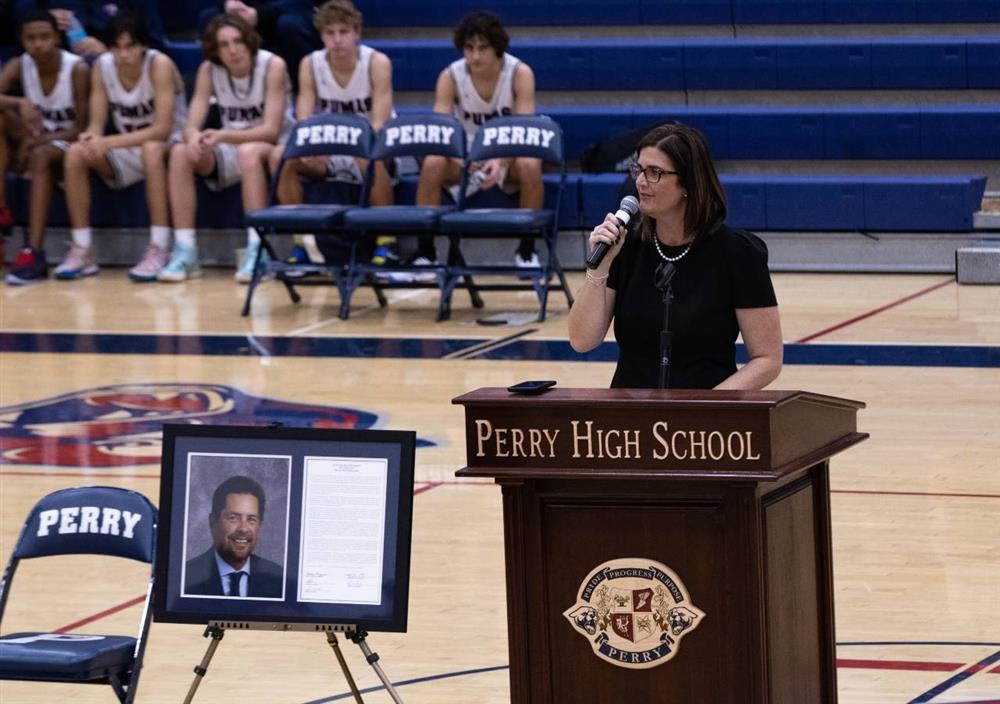 Patterson at Serrano Gym Dedication_photo by Audra Welch_3web